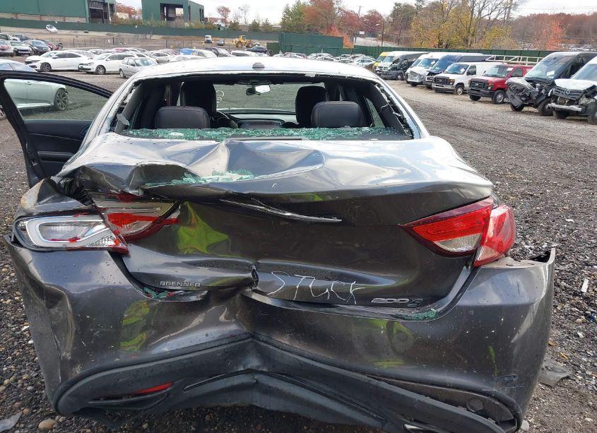 Photo 6 of 2015 Chrysler 200 S (VIN 1C3CCCBB0FN675979)