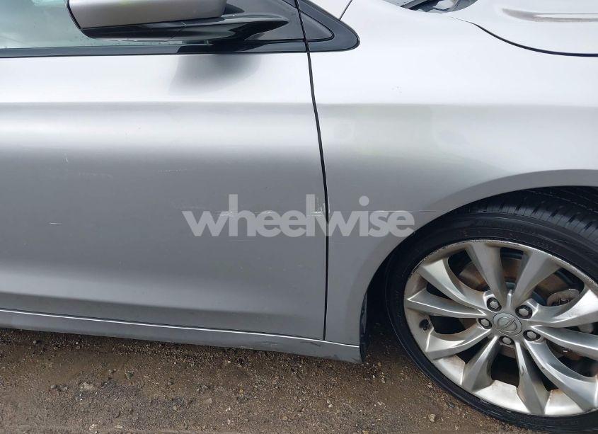 Photo 17 of 2015 Chrysler 200 S (VIN 1C3CCCBB0FN703134)