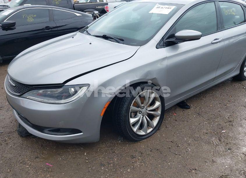 Photo 6 of 2015 Chrysler 200 S (VIN 1C3CCCBB0FN703134)