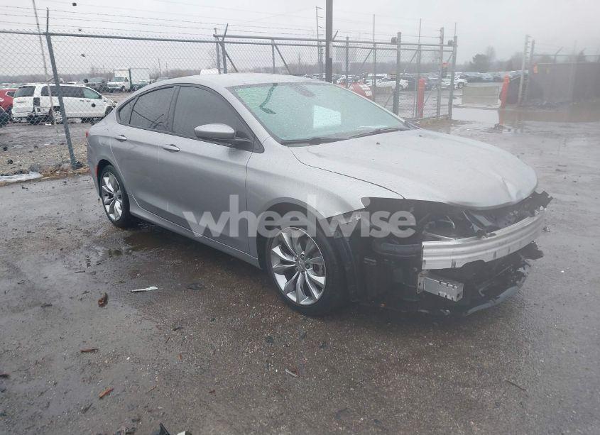 2015 Chrysler 200 S (VIN 1C3CCCBB0FN754939) main photo