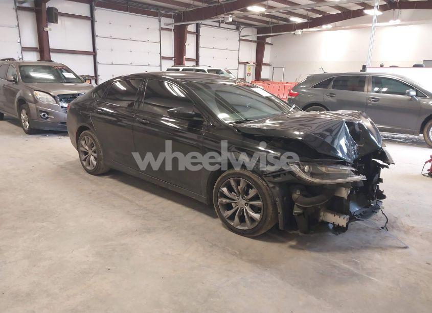 2015 Chrysler 200 S (VIN 1C3CCCBB0FN755167) main photo