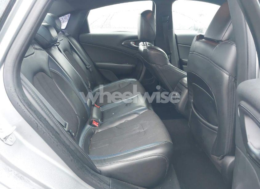 Photo 8 of 2015 Chrysler 200 S (VIN 1C3CCCBB1FN609019)