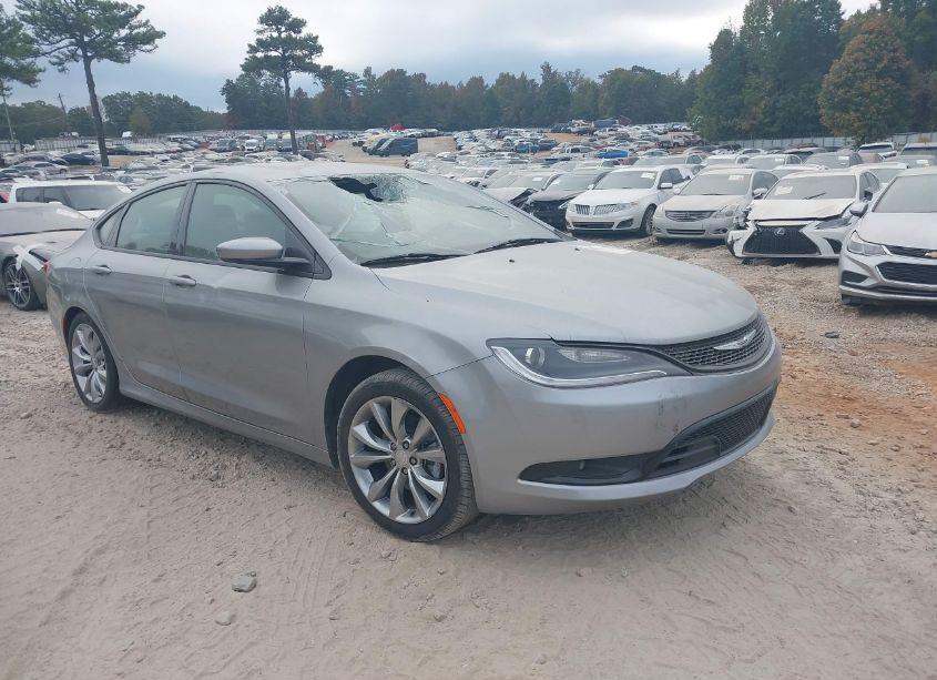 2015 Chrysler 200 S (VIN 1C3CCCBB1FN659774) main photo