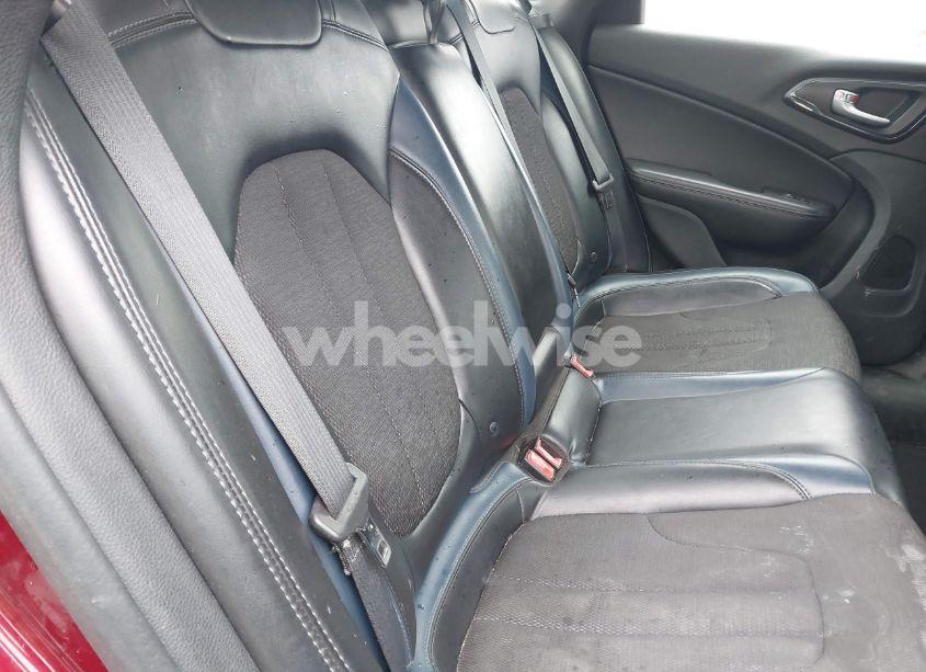 Photo 8 of 2015 Chrysler 200 S (VIN 1C3CCCBB1FN687767)