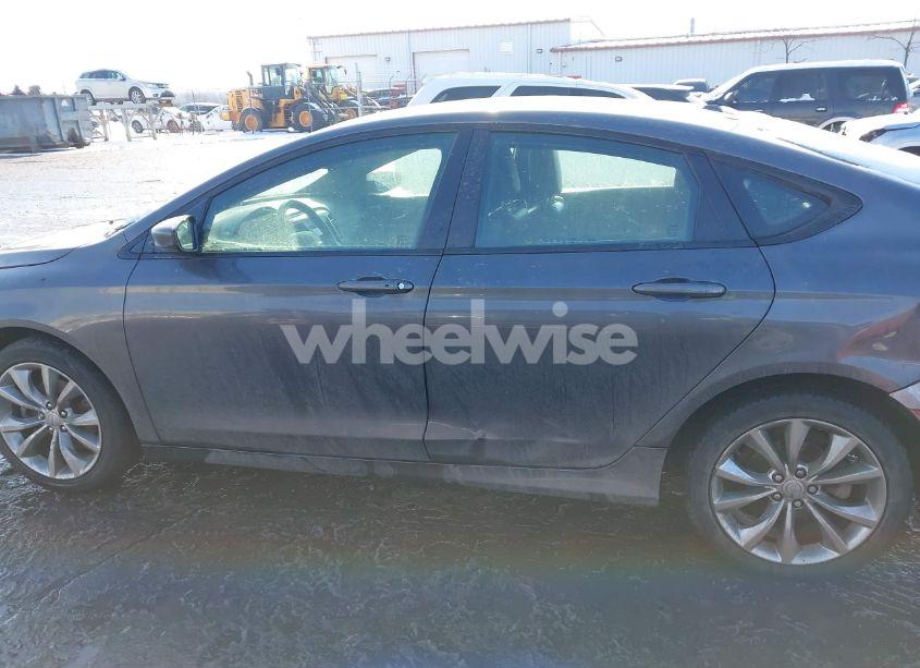 Photo 14 of 2015 Chrysler 200 (VIN 1C3CCCBB1FN721593)