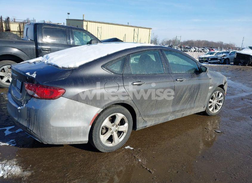 Photo 4 of 2015 Chrysler 200 (VIN 1C3CCCBB1FN721593)