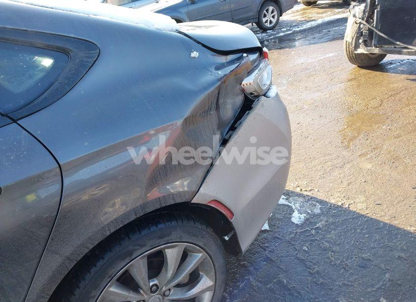 Photo 6 of 2015 Chrysler 200 (VIN 1C3CCCBB1FN721593)