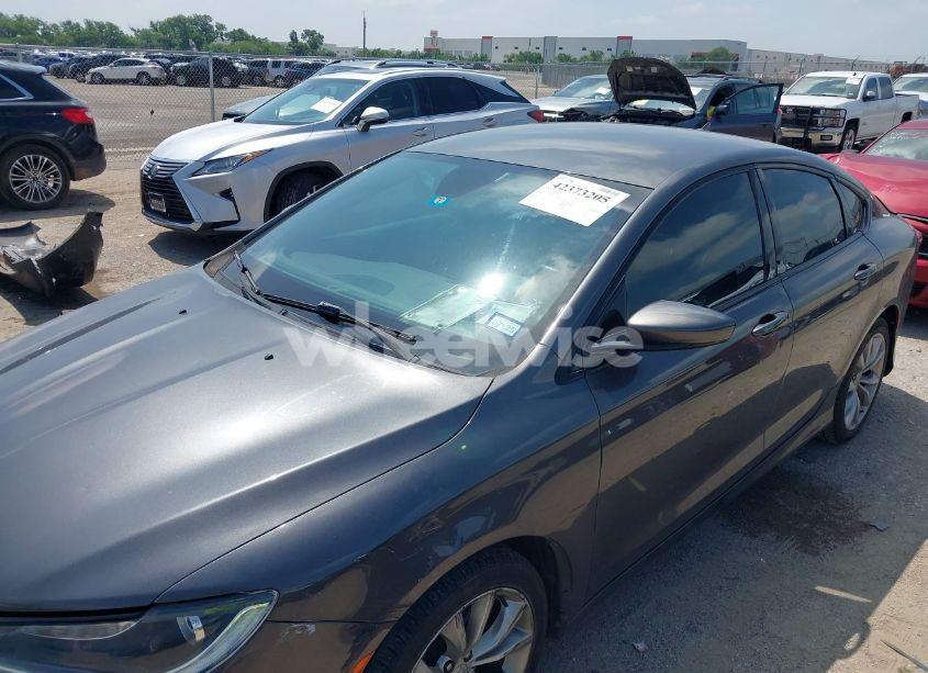 Photo 13 of 2015 Chrysler 200 S (VIN 1C3CCCBB1FN753251)