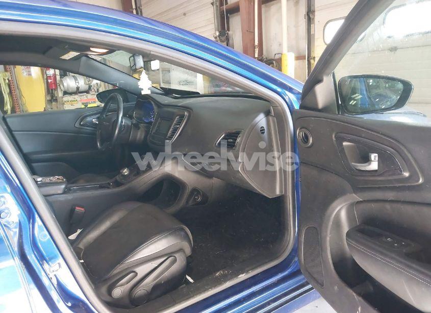 Photo 5 of 2016 Chrysler 200 S (VIN 1C3CCCBB1GN123554)