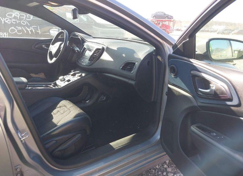 Photo 5 of 2016 Chrysler 200 S (VIN 1C3CCCBB1GN174150)