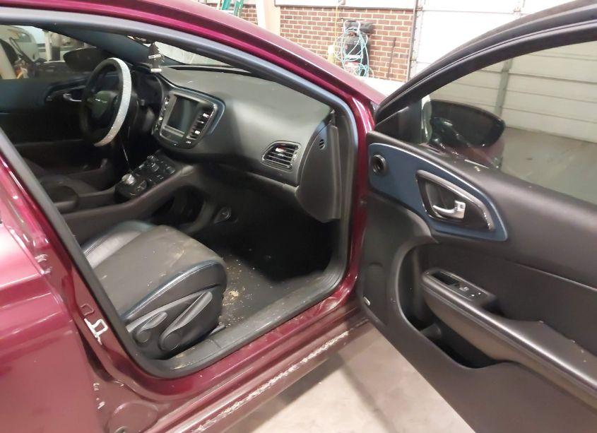 Photo 5 of 2015 Chrysler 200 S (VIN 1C3CCCBB3FN618420)