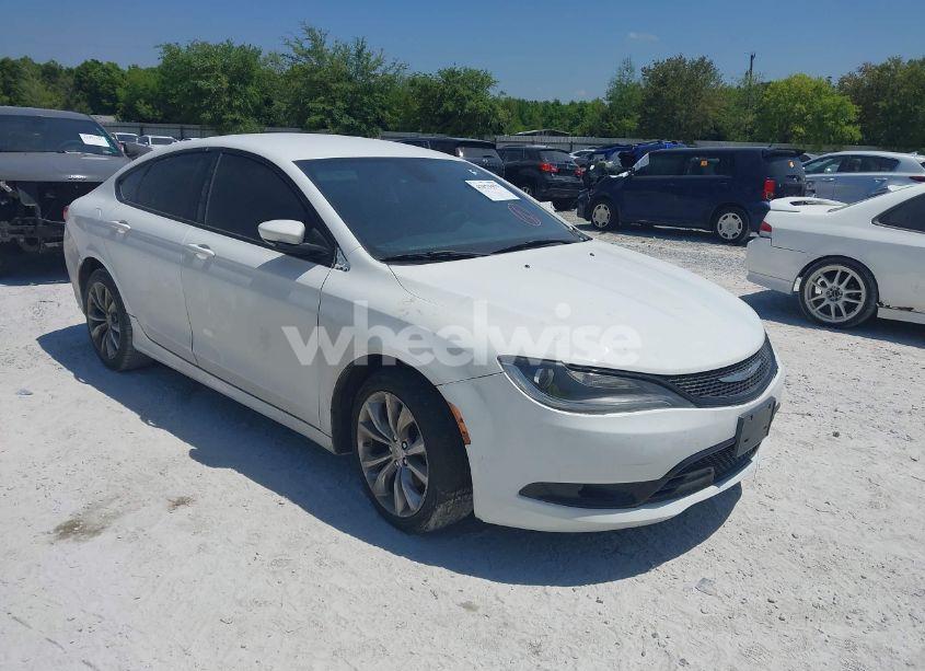 2015 Chrysler 200 S (VIN 1C3CCCBB3FN669755) main photo