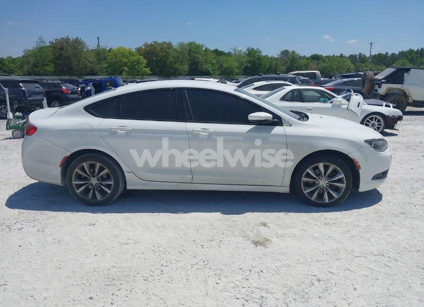 Photo 13 of 2015 Chrysler 200 S (VIN 1C3CCCBB3FN669755)