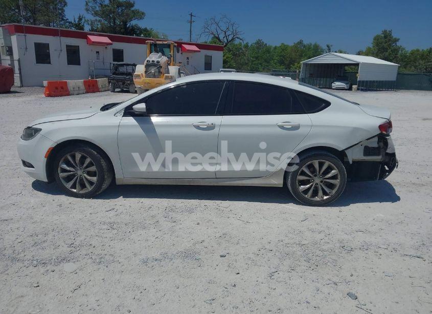 Photo 14 of 2015 Chrysler 200 S (VIN 1C3CCCBB3FN669755)