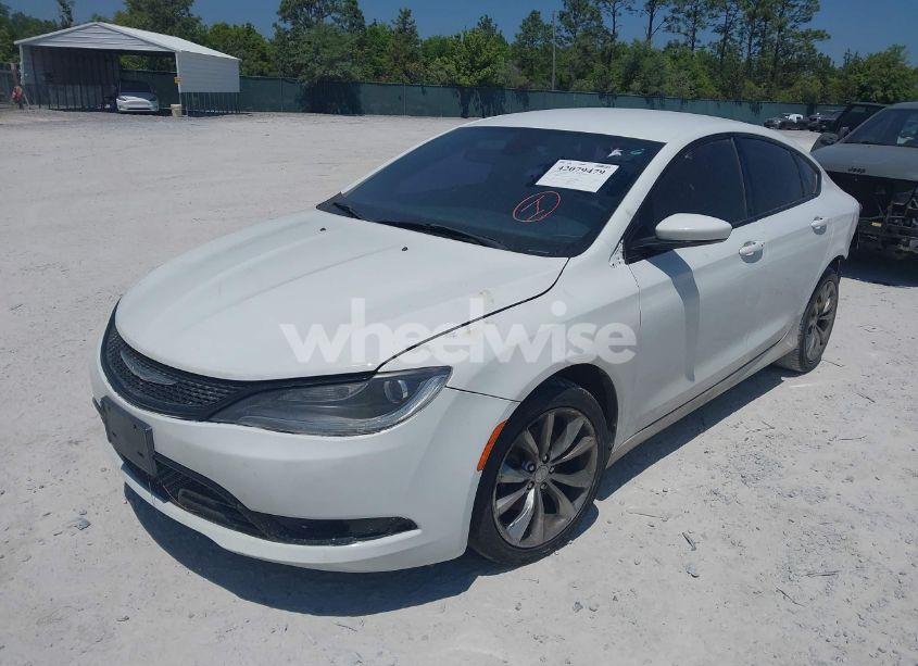 Photo 2 of 2015 Chrysler 200 S (VIN 1C3CCCBB3FN669755)