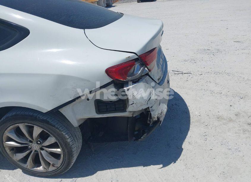 Photo 6 of 2015 Chrysler 200 S (VIN 1C3CCCBB3FN669755)