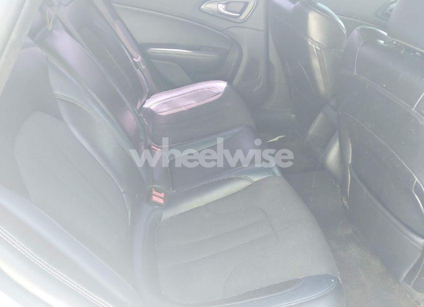 Photo 8 of 2015 Chrysler 200 S (VIN 1C3CCCBB3FN669755)