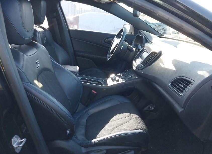 Photo 5 of 2015 Chrysler 200 S (VIN 1C3CCCBB3FN684210)