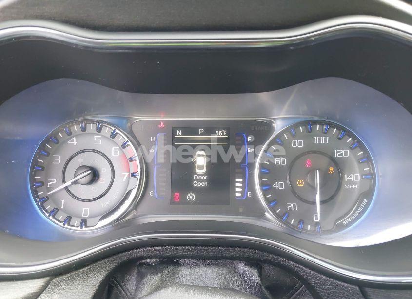 Photo 7 of 2015 Chrysler 200 S (VIN 1C3CCCBB3FN739044)