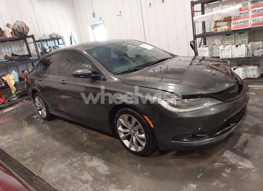 2015 Chrysler 200 S (VIN 1C3CCCBB4FN615378) main photo