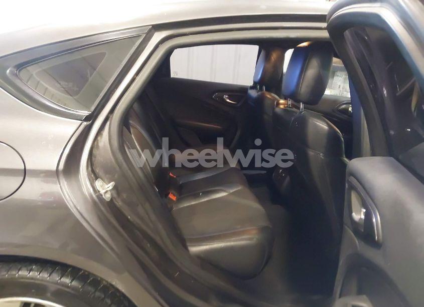 Photo 8 of 2015 Chrysler 200 S (VIN 1C3CCCBB4FN615378)