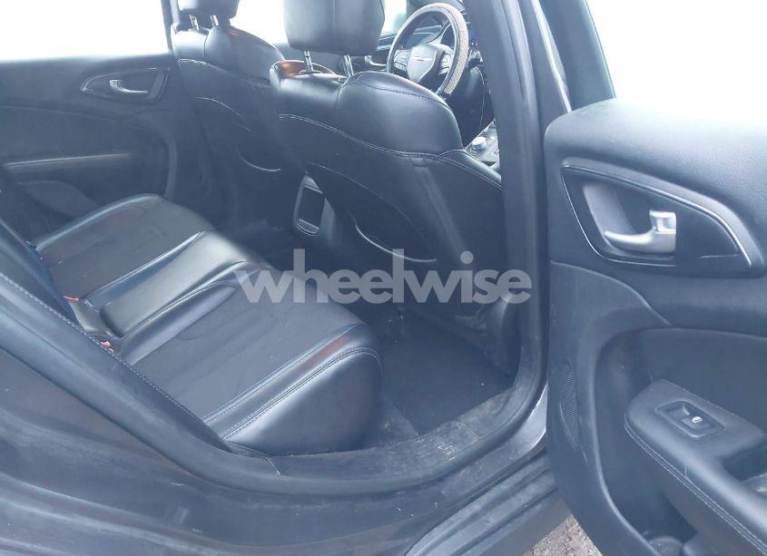 Photo 8 of 2015 Chrysler 200 S (VIN 1C3CCCBB4FN720017)