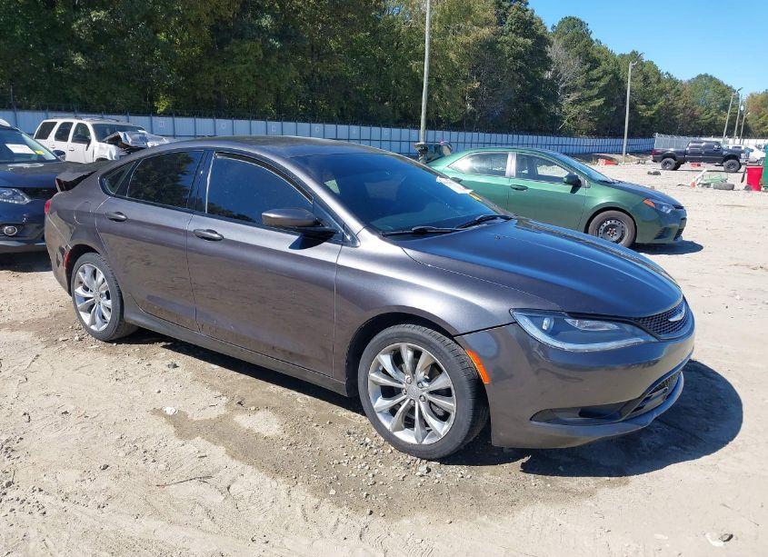 2015 Chrysler 200 S (VIN 1C3CCCBB4FN739117) main photo