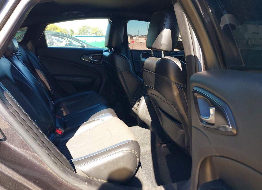 Photo 8 of 2015 Chrysler 200 S (VIN 1C3CCCBB4FN739117)