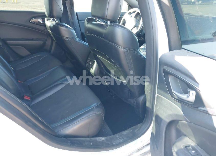 Photo 8 of 2015 Chrysler 200 S (VIN 1C3CCCBB4FN755785)