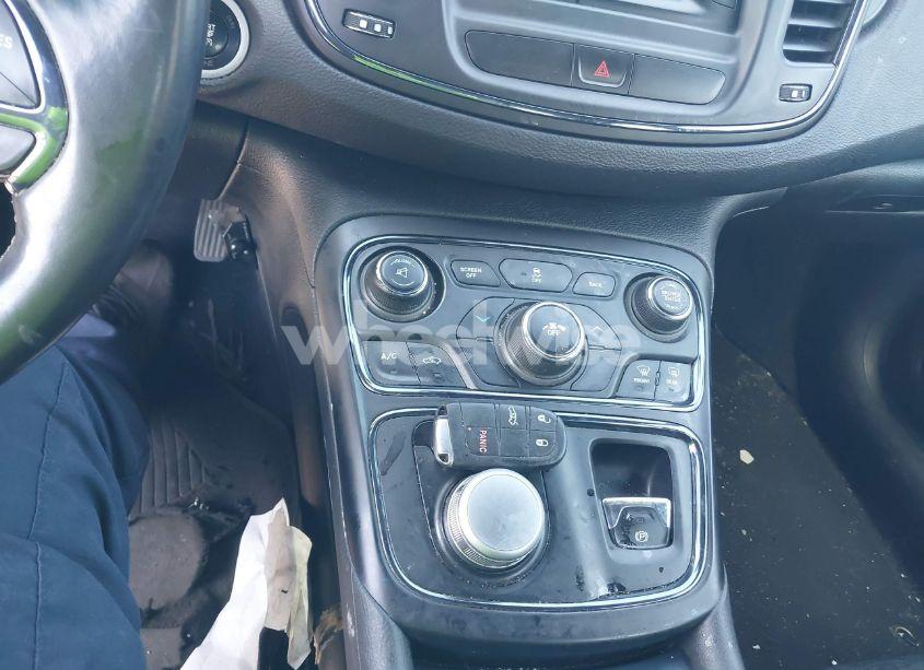 Photo 11 of 2015 Chrysler 200 S (VIN 1C3CCCBB5FN561069)