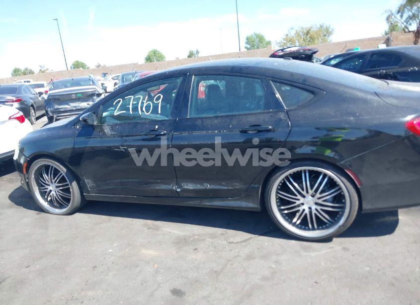 Photo 6 of 2015 Chrysler 200 S (VIN 1C3CCCBB5FN561069)