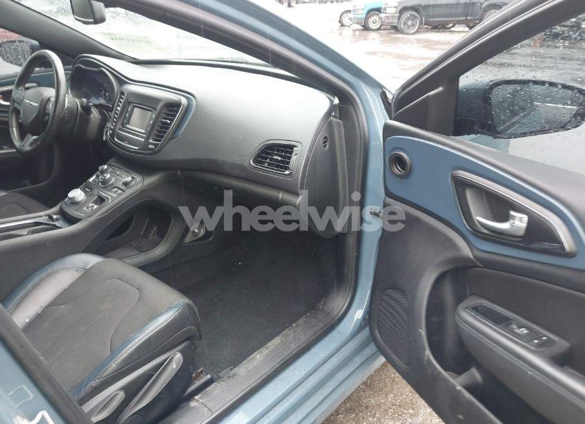 Photo 5 of 2015 Chrysler 200 S (VIN 1C3CCCBB5FN633971)