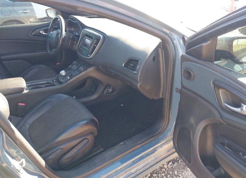 Photo 5 of 2015 Chrysler 200 S (VIN 1C3CCCBB5FN642850)