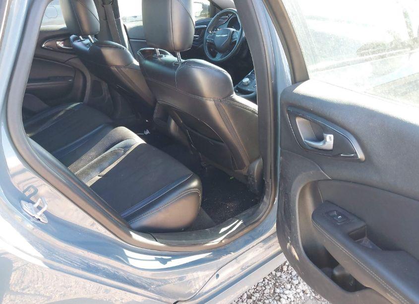 Photo 8 of 2015 Chrysler 200 S (VIN 1C3CCCBB5FN642850)