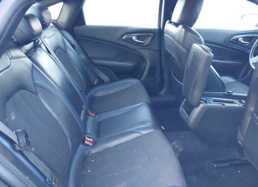 Photo 8 of 2015 Chrysler 200 S (VIN 1C3CCCBB5FN658840)