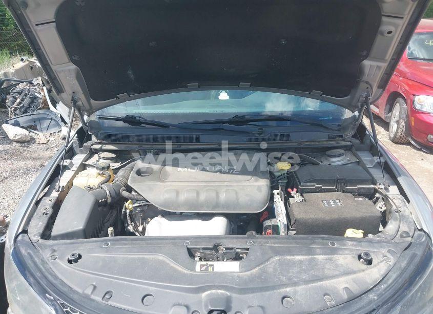 Photo 10 of 2015 Chrysler 200 S (VIN 1C3CCCBB5FN696911)