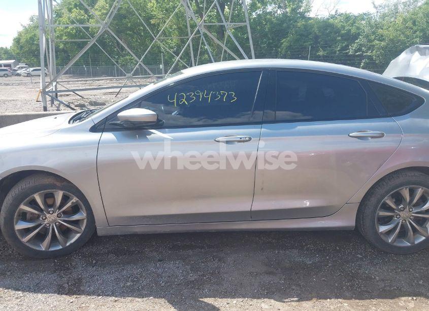 Photo 14 of 2015 Chrysler 200 S (VIN 1C3CCCBB5FN696911)