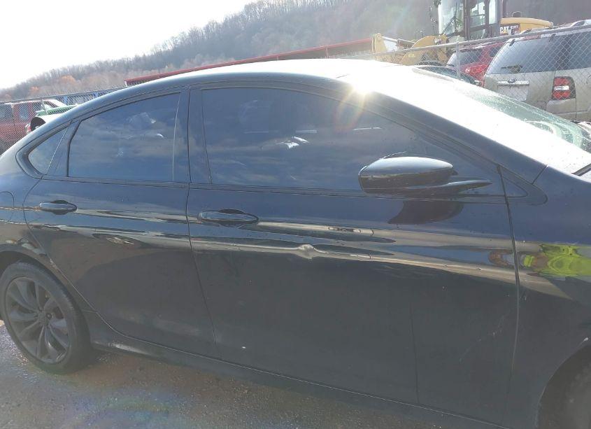 Photo 14 of 2015 Chrysler 200 S (VIN 1C3CCCBB5FN731396)