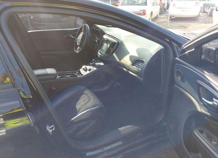 Photo 5 of 2015 Chrysler 200 S (VIN 1C3CCCBB5FN731396)