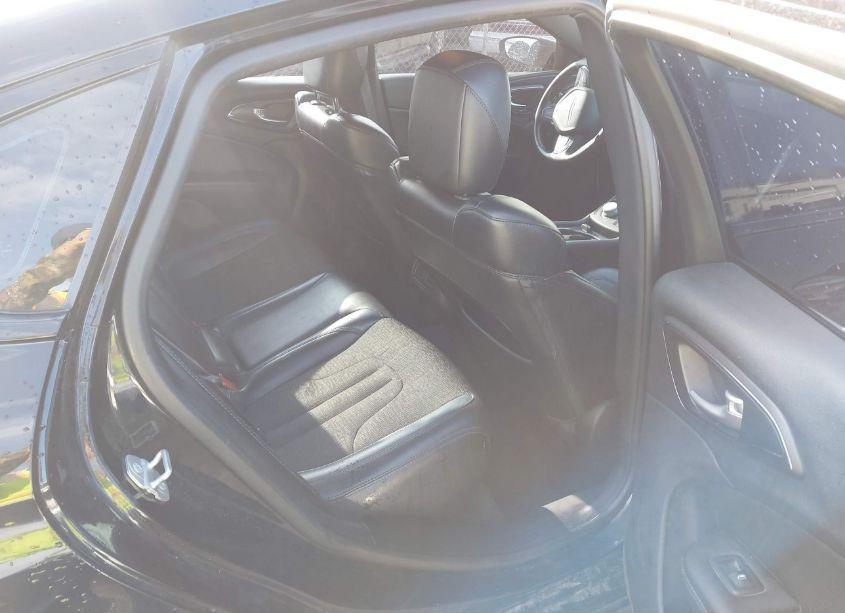 Photo 8 of 2015 Chrysler 200 S (VIN 1C3CCCBB5FN731396)