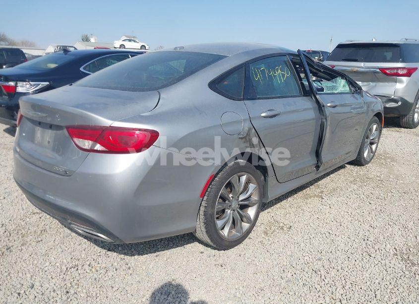 Photo 4 of 2015 Chrysler 200 S (VIN 1C3CCCBB6FN546306)