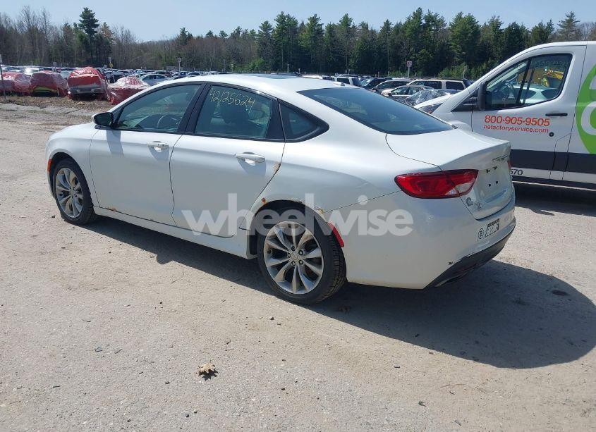 Photo 3 of 2015 Chrysler 200 S (VIN 1C3CCCBB6FN573571)