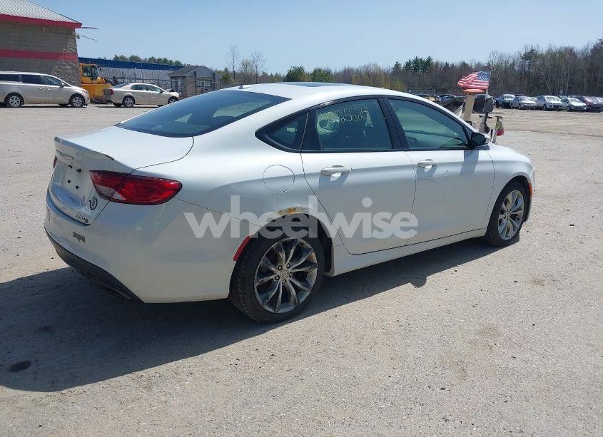 Photo 4 of 2015 Chrysler 200 S (VIN 1C3CCCBB6FN573571)