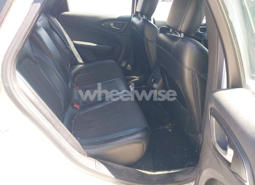 Photo 8 of 2015 Chrysler 200 S (VIN 1C3CCCBB6FN573571)