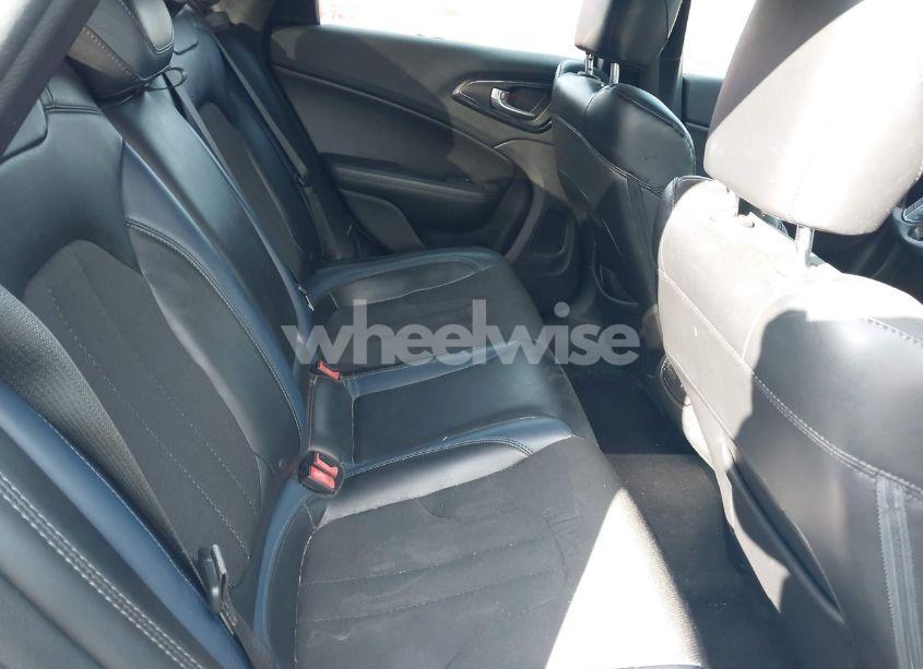 Photo 8 of 2015 Chrysler 200 S (VIN 1C3CCCBB6FN626222)