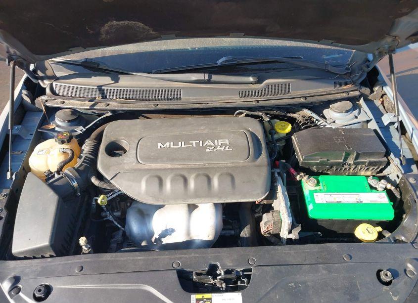 Photo 10 of 2015 Chrysler 200 S (VIN 1C3CCCBB6FN704739)