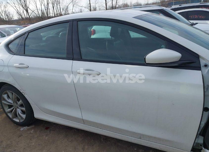 Photo 13 of 2016 Chrysler 200 S (VIN 1C3CCCBB6GN141810)