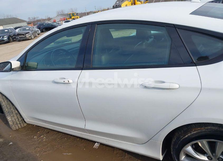 Photo 14 of 2016 Chrysler 200 S (VIN 1C3CCCBB6GN141810)