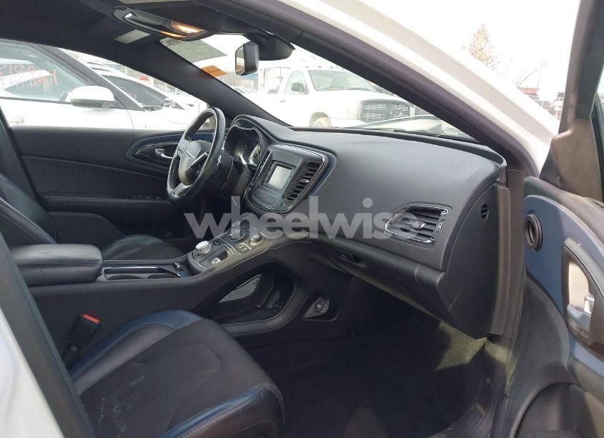 Photo 5 of 2016 Chrysler 200 S (VIN 1C3CCCBB6GN141810)