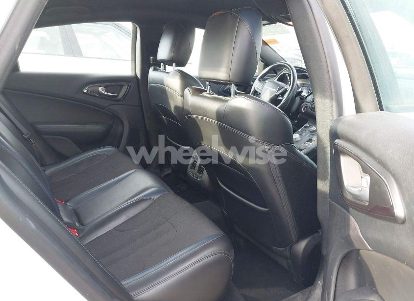 Photo 8 of 2016 Chrysler 200 S (VIN 1C3CCCBB6GN141810)